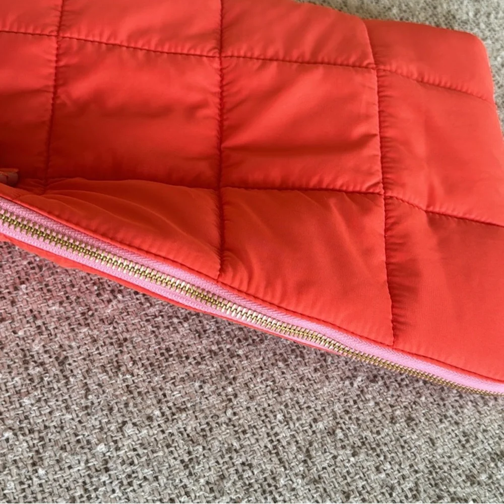 Laptop sleeve